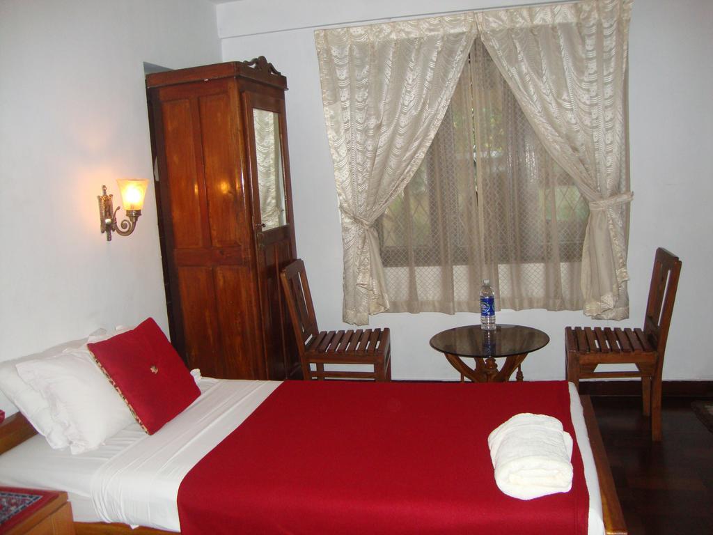 Lazar Residency * Kochi